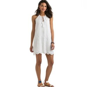 EUC VINEYARD VINES white embroidered eyelet halter dress w/ tassel closure